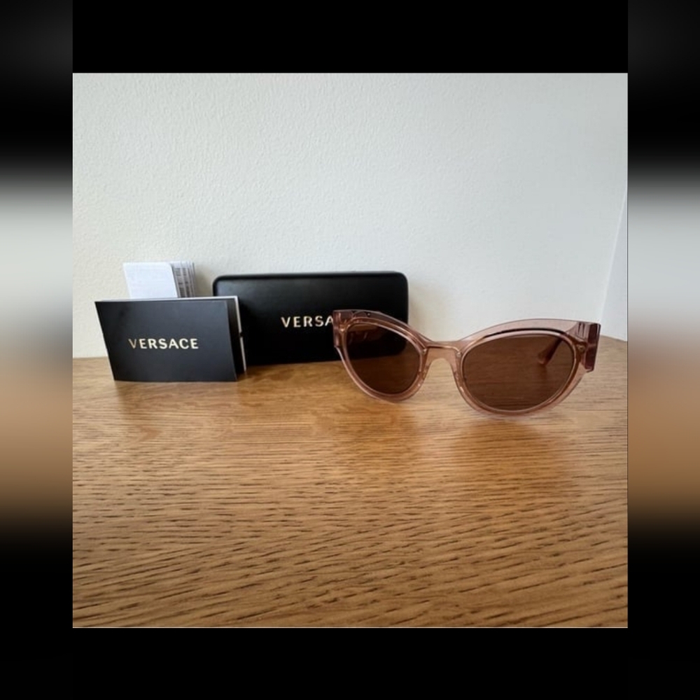 Versace New  Oval Sunglasses Luxery Uv Glasses Beautiful New Case Papers Cloth